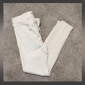 White skinny jeans
